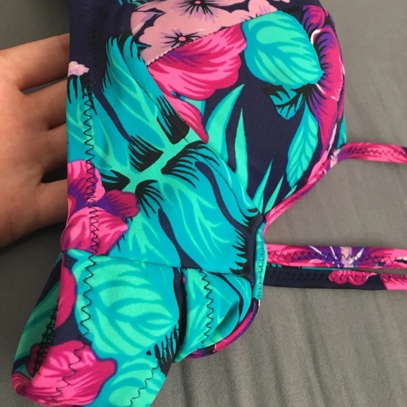 Tropical Bikini top - Picture 3 of 4